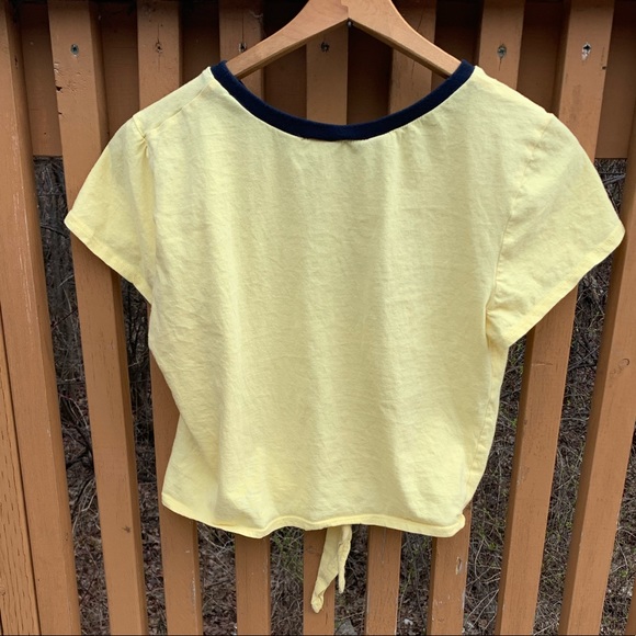 Trés Jolie yellow tie front tee shirt - Picture 2 of 3